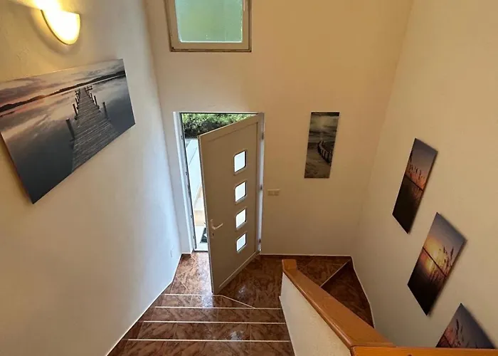 Markovic Sea View Apartman *