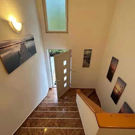 Markovic Sea View Apartman *