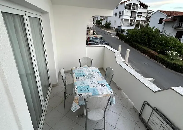 Markovic Sea View Apartment